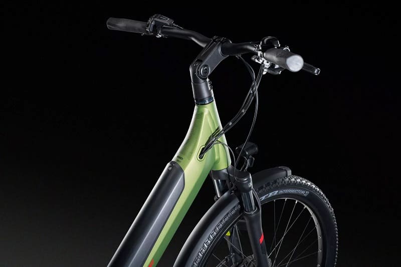 Lapierre-e-Explorer-4.5-Low-2024-1.jpg Lapierre-e-Explorer-4.5-Low-2024-1.jpg