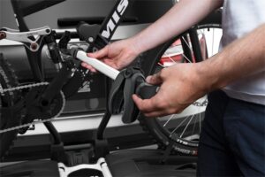 Porte Velos sur Boule dAttelage Thule EasyFold XT F Fix4Bike Prise 13 Broches 2 Velos Compatible E Bikes Noir Argent 3 53.jpeg