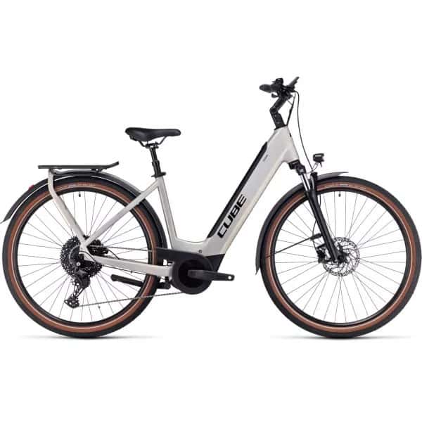 Velo-electrique-Cube-Touring-Hybrid-pro-500-2023-cadre-ouvert-gris.jpeg Velo-electrique-Cube-Touring-Hybrid-pro-500-2023-cadre-ouvert-gris.jpeg