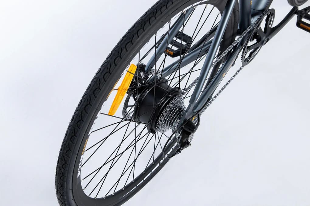 Velo-electrique-Moma-Bikes-E-ROAD-PRO-28-8.jpeg Velo-electrique-Moma-Bikes-E-ROAD-PRO-28-8.jpeg